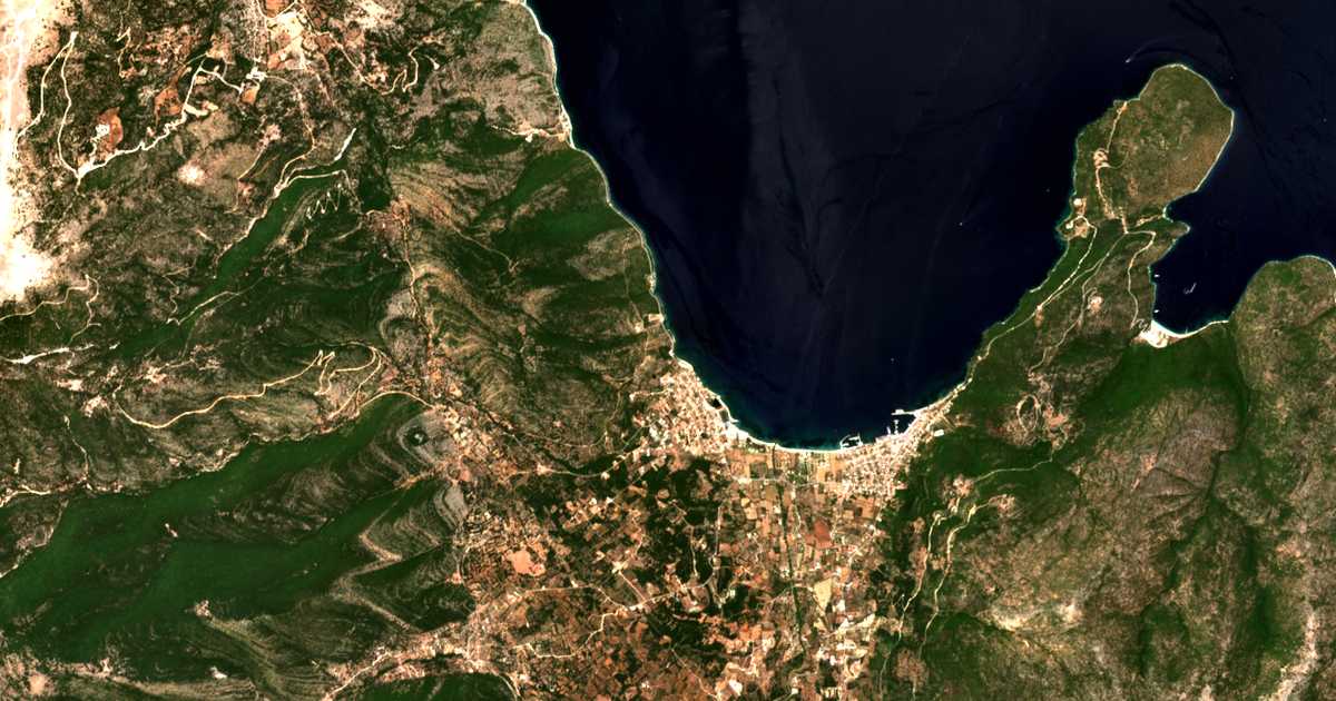 Mapa por satélite de Karavómylos