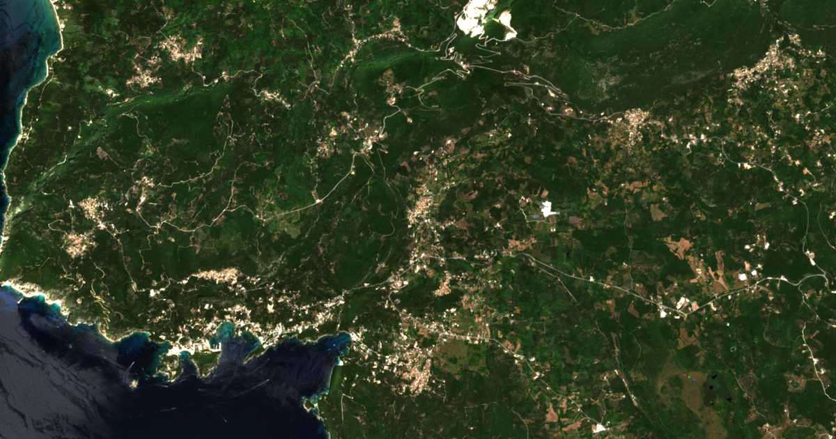 Mapa por satélite de Doukádes