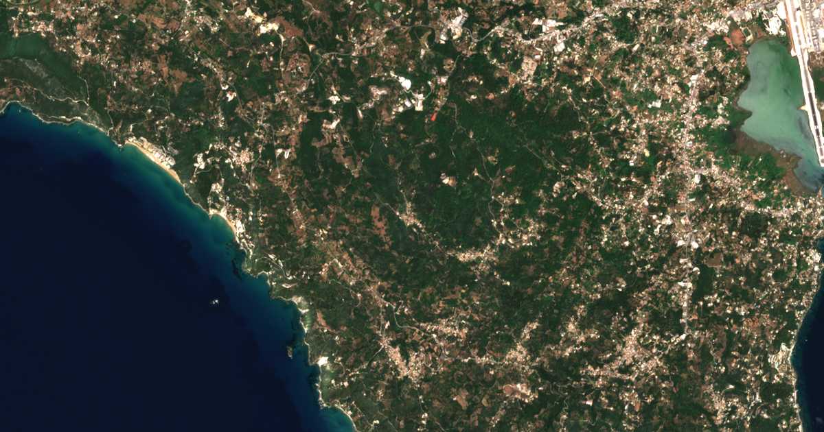Mapa por satélite de Varypatádes