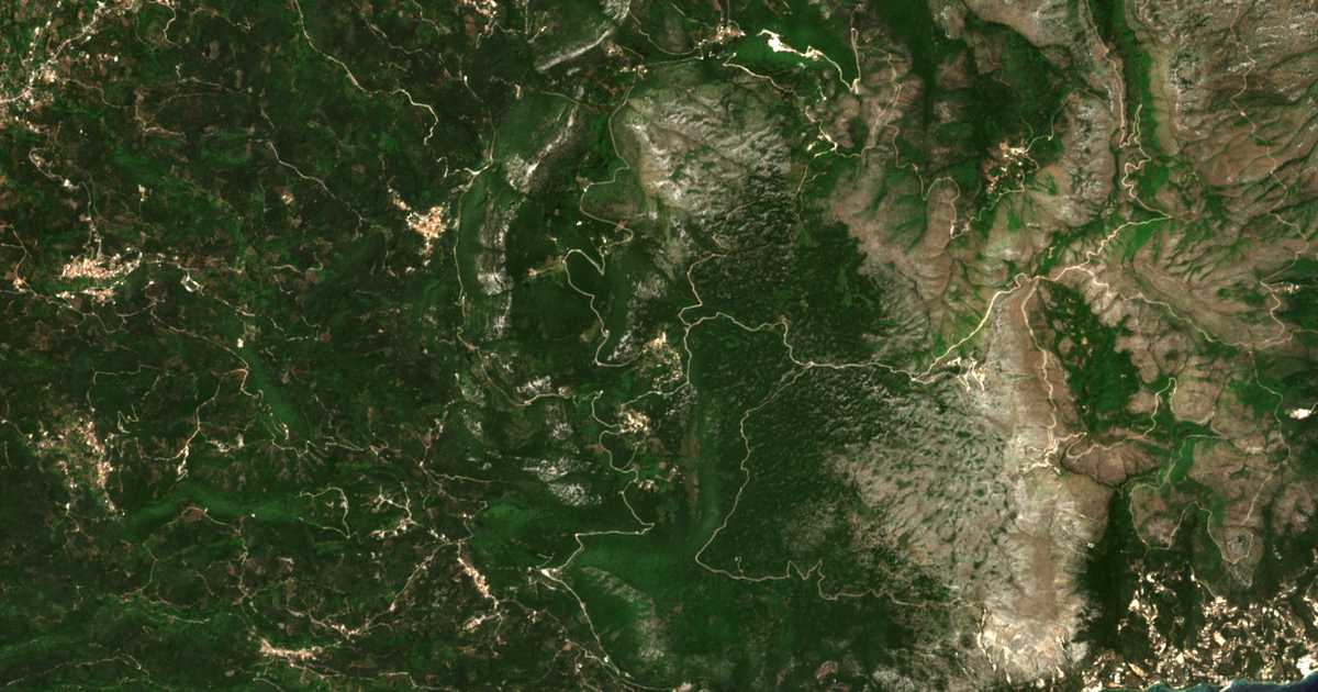 Mapa por satélite de Petáleia