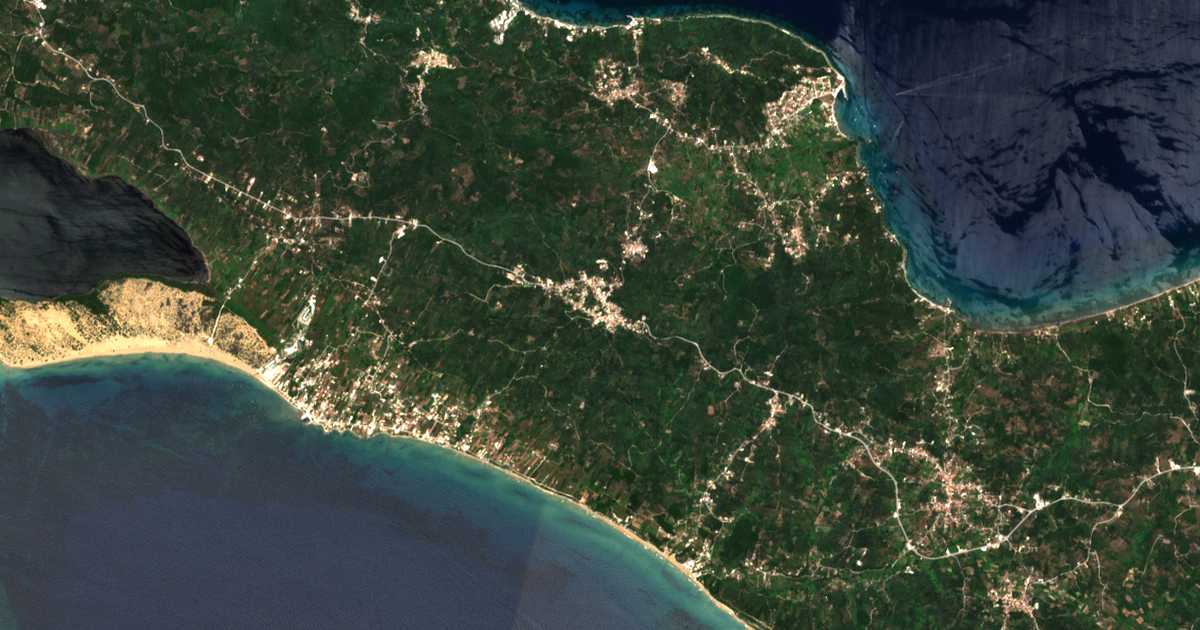 Mapa por satélite de Argyrádes