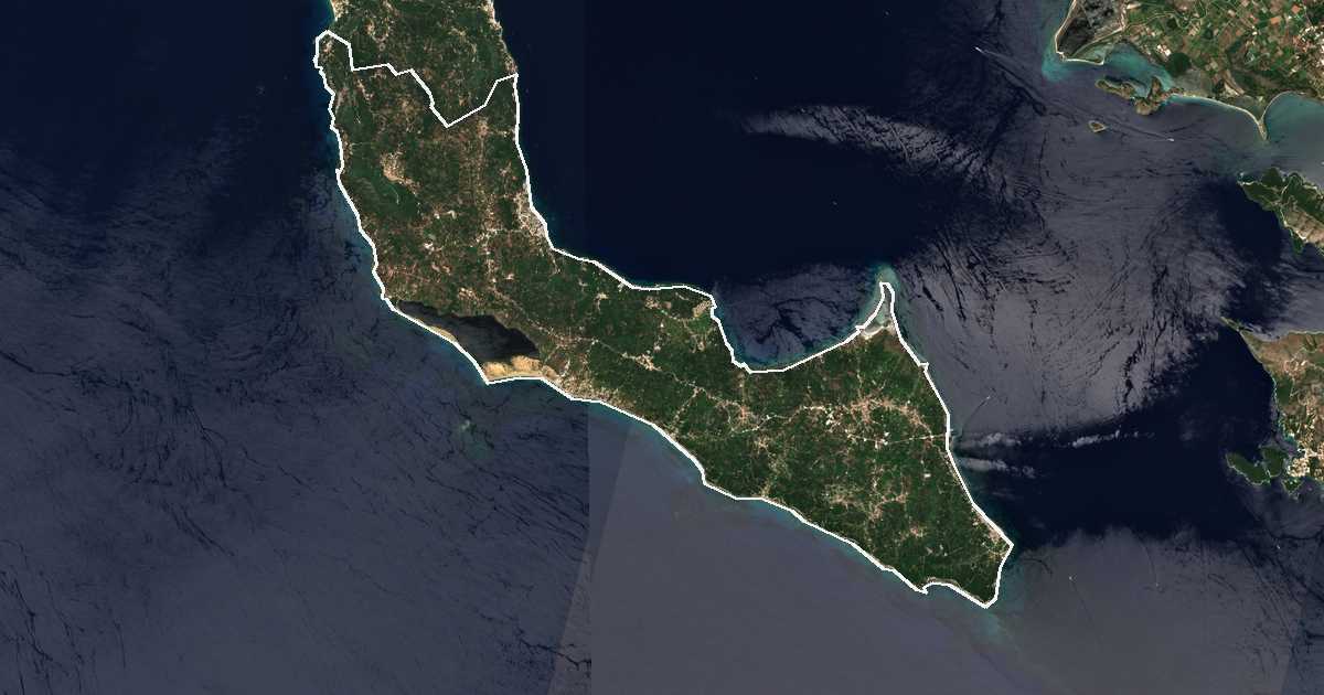 Imagen de satélite con el límite trazado: Dímos Nótias Kérkyras