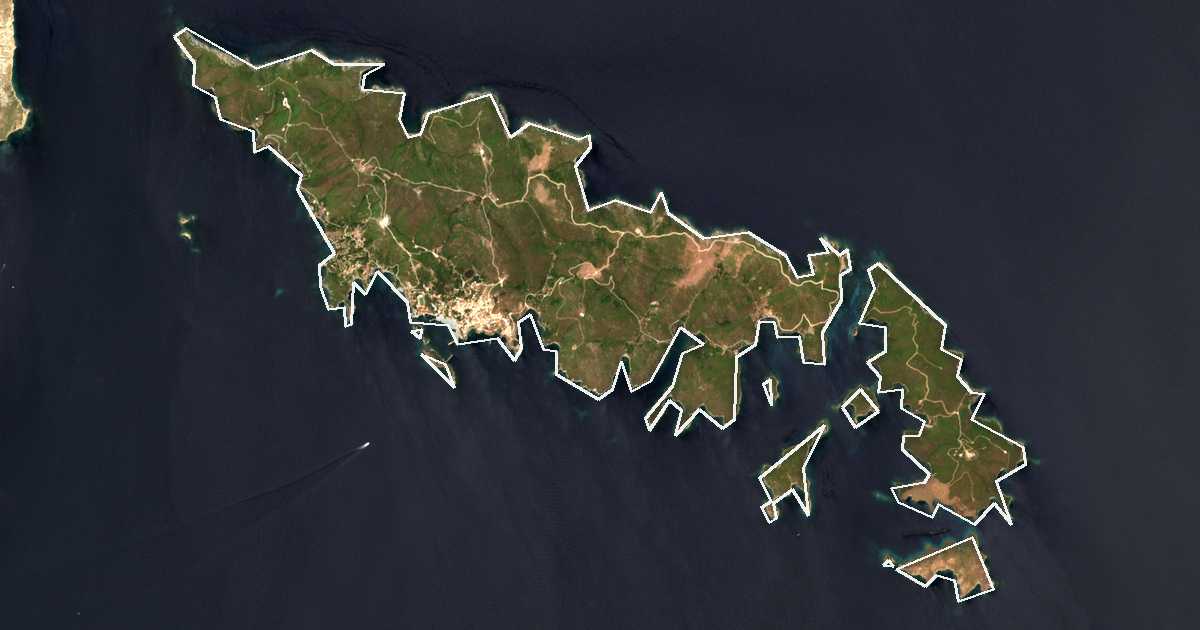 Imagen de satélite con el límite trazado: Dímos Oinoussón