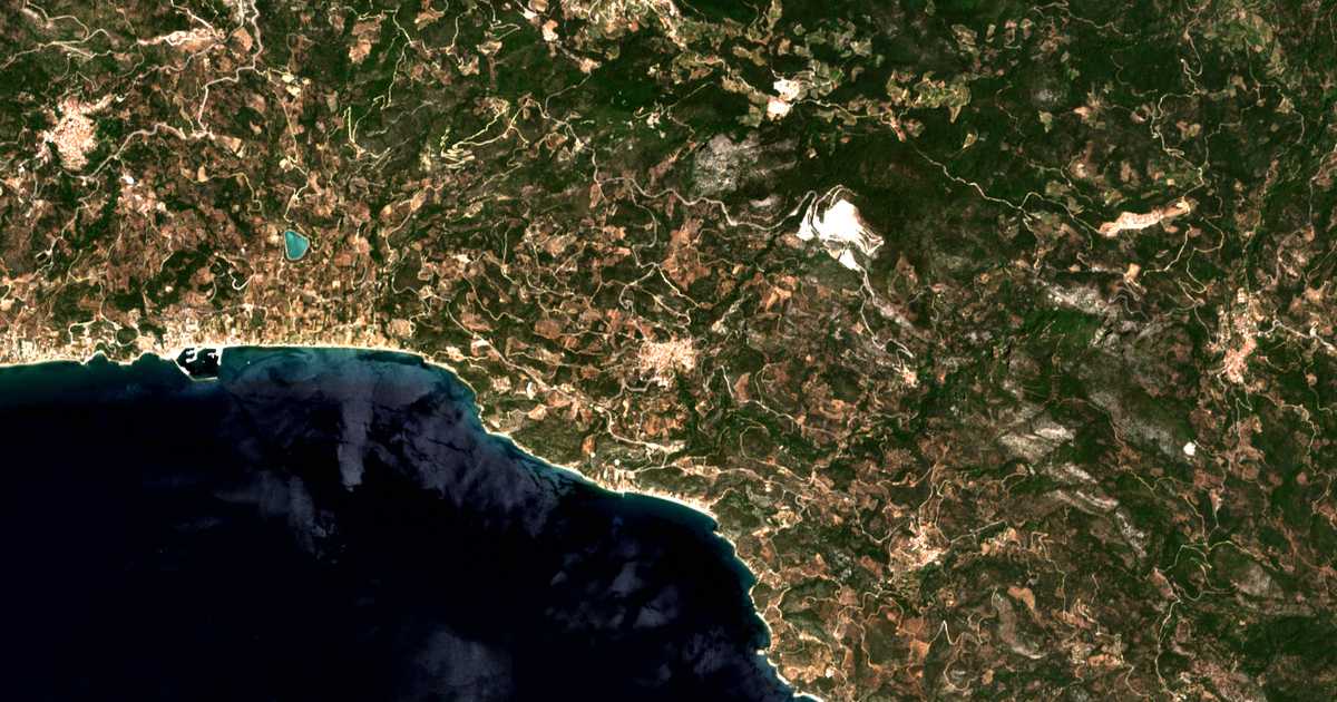 Mapa por satélite de Koumaíika