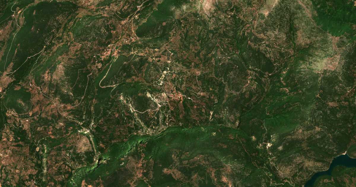 Mapa por satélite de Dímitra