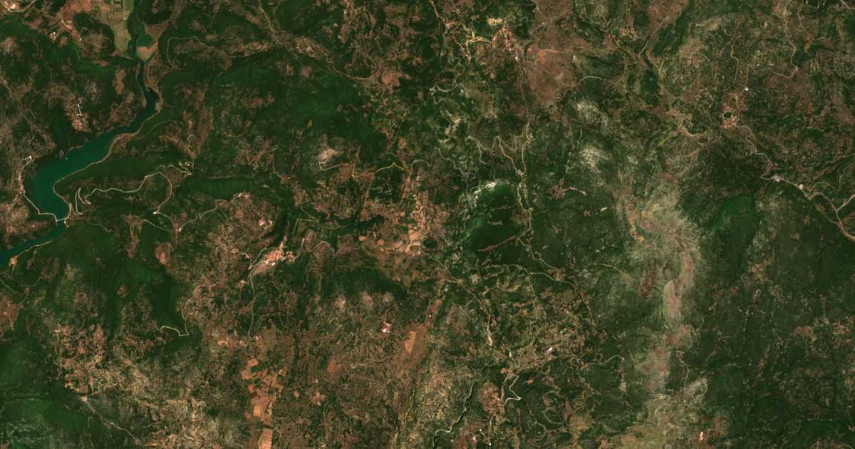 Mapa por satélite de Kerpiní