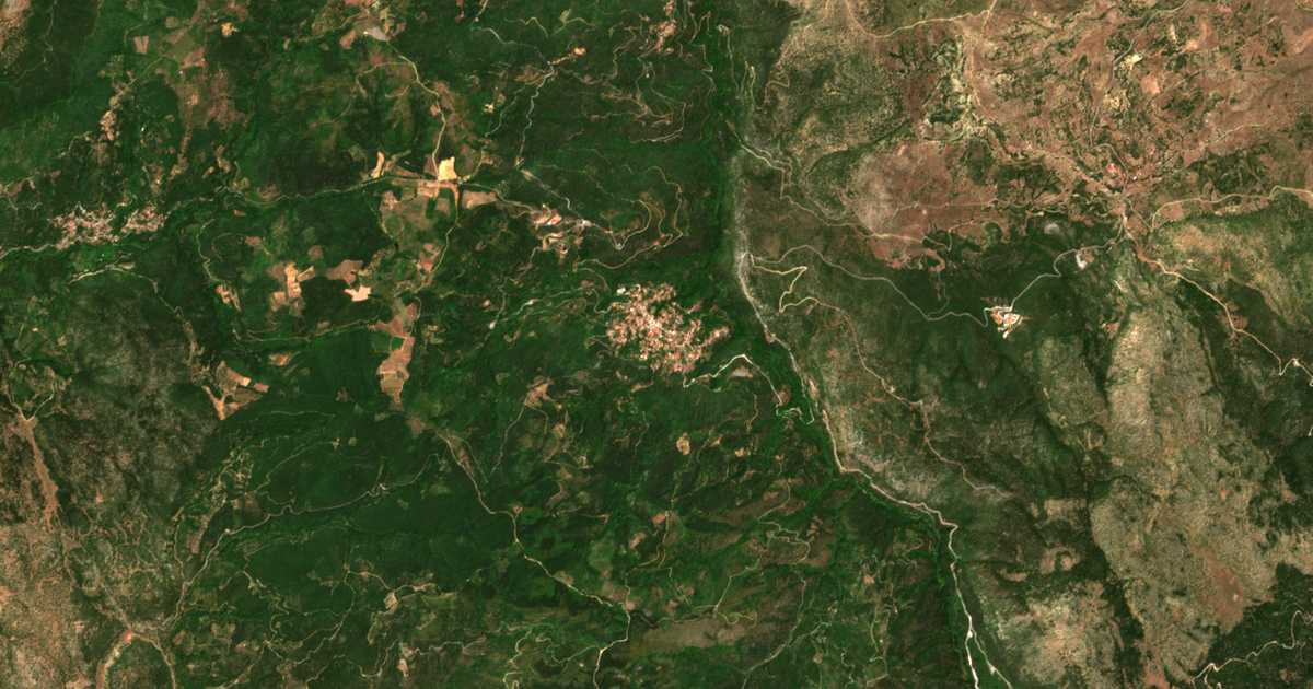 Mapa por satélite de Ágios Pétros