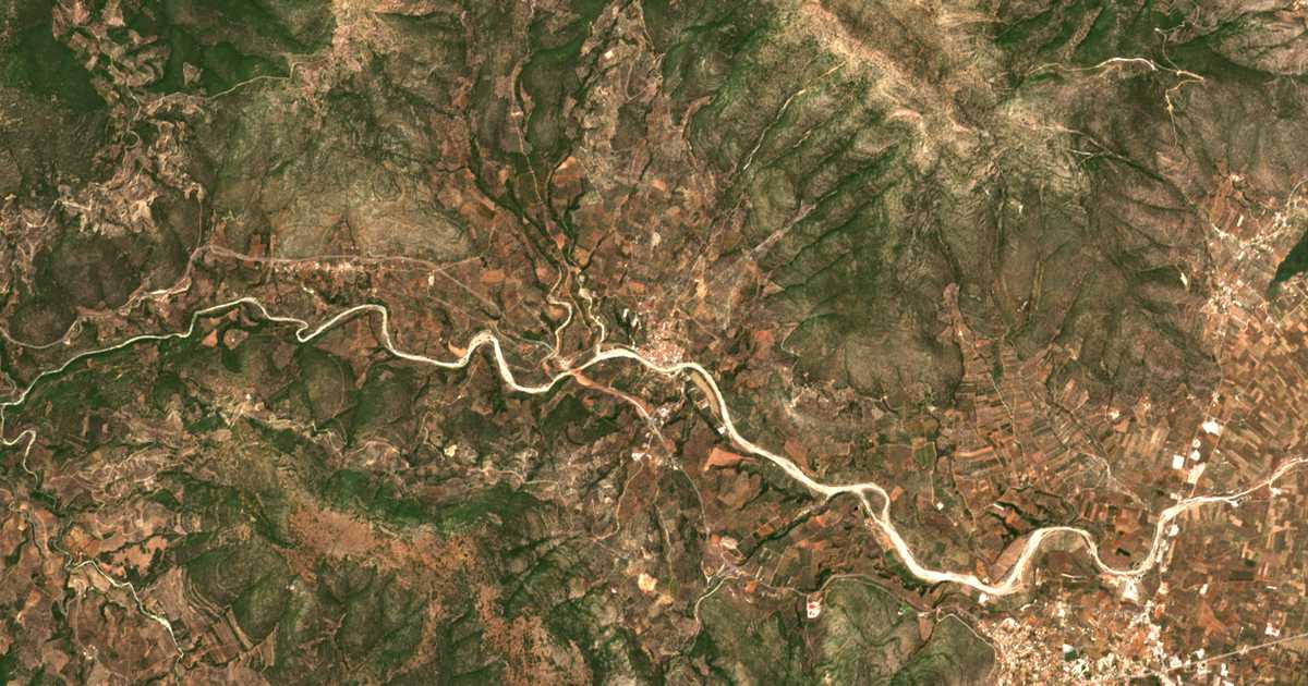 Mapa por satélite de Káto Dolianá
