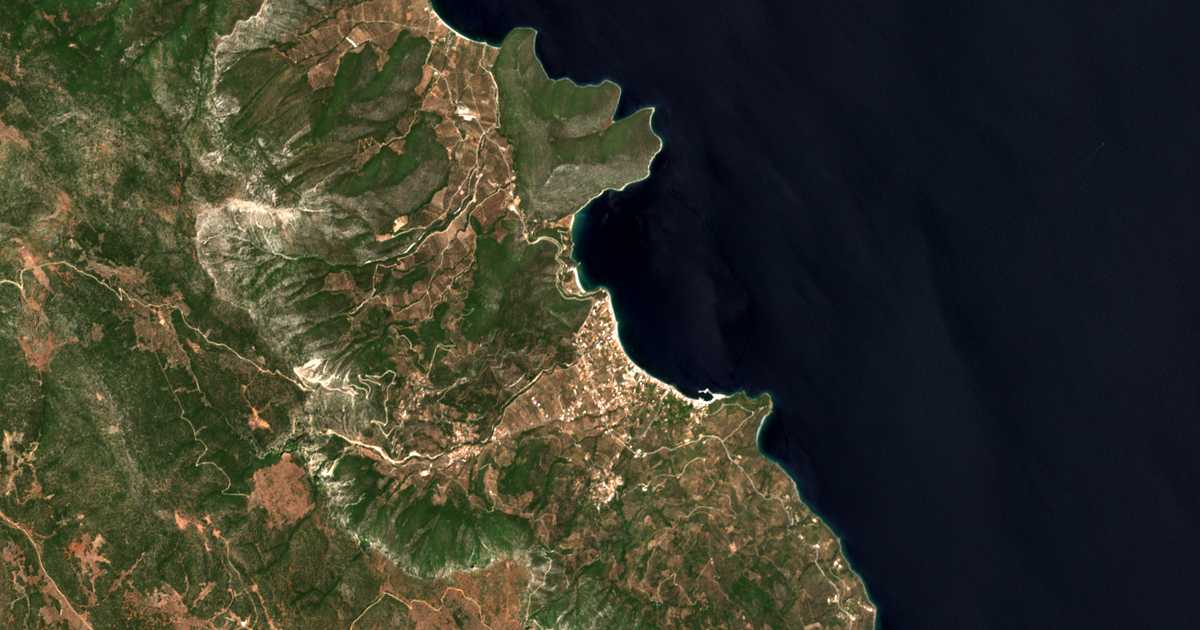Mapa por satélite de Paralía Tyroú