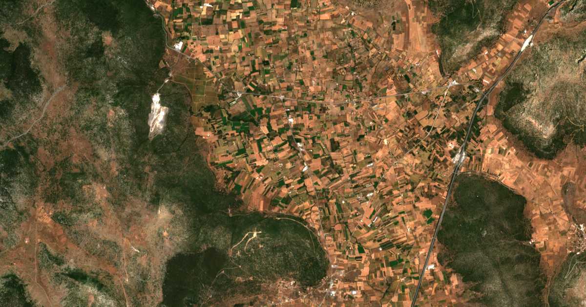 Mapa por satélite de Miliá Tripóleos
