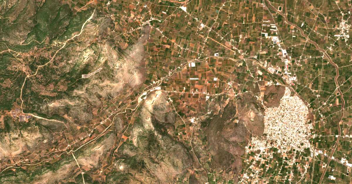 Mapa por satélite de Akova