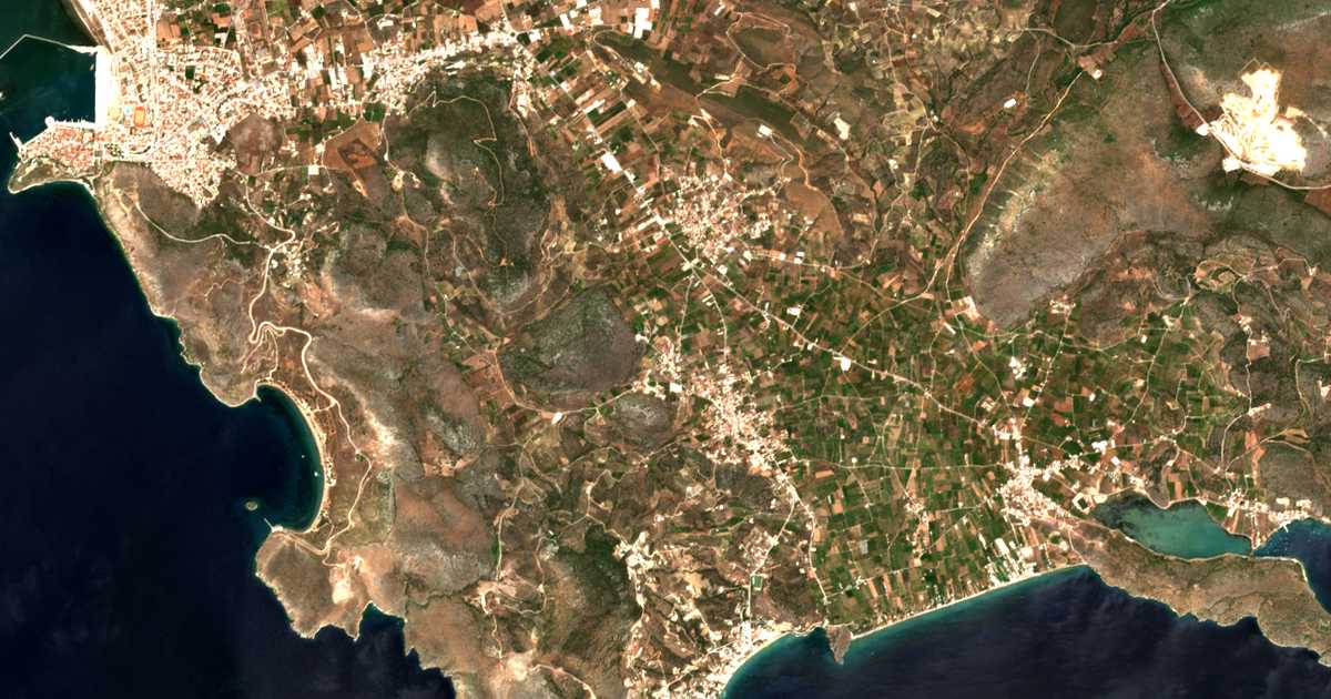 Mapa por satélite de Agía Paraskeví