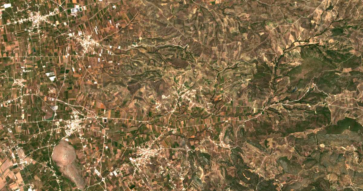 Mapa por satélite de Néon Roeinón