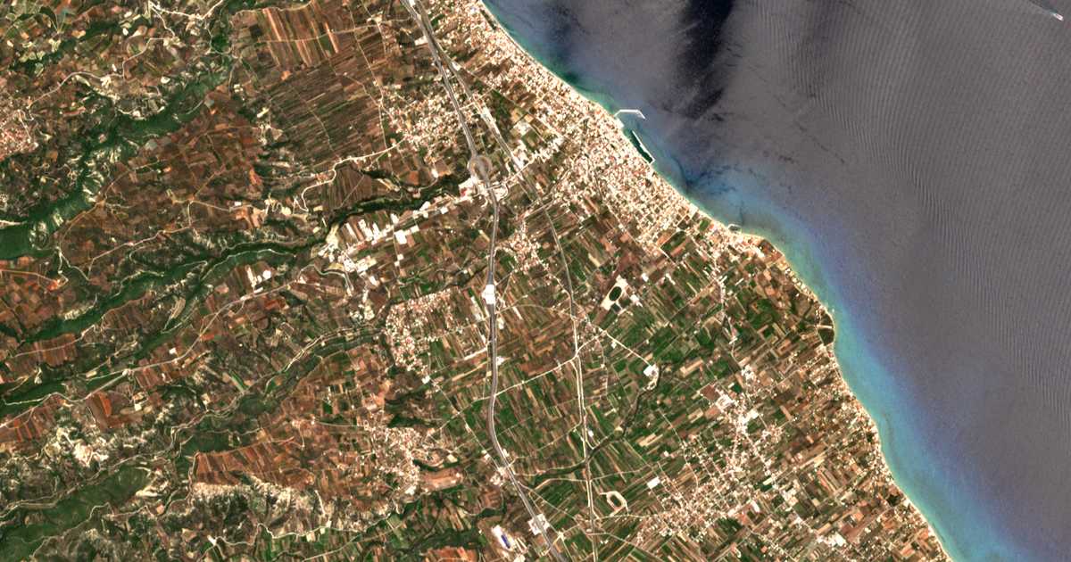 Mapa por satélite de Dourvatióna