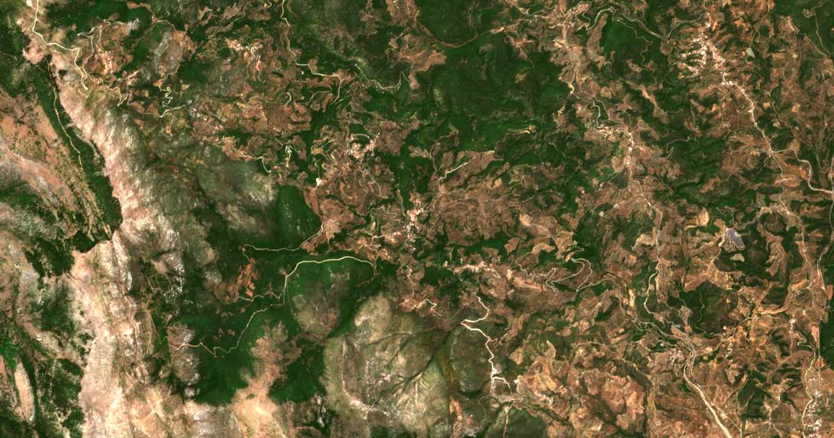 Mapa por satélite de Kókkina Louriá