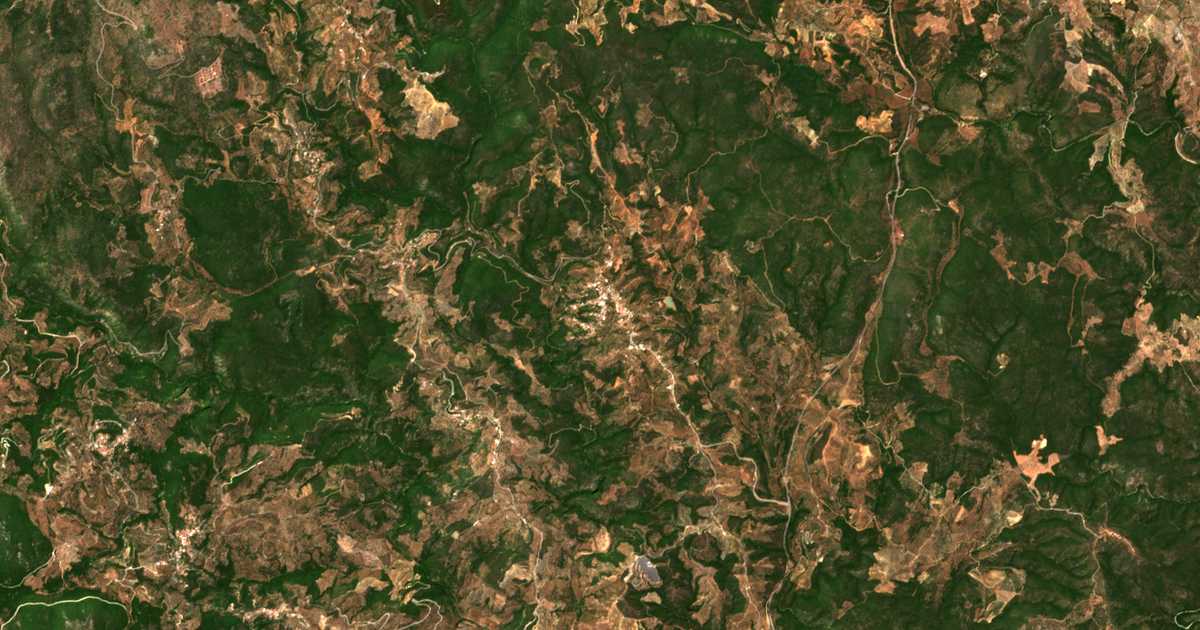 Mapa por satélite de Petrína
