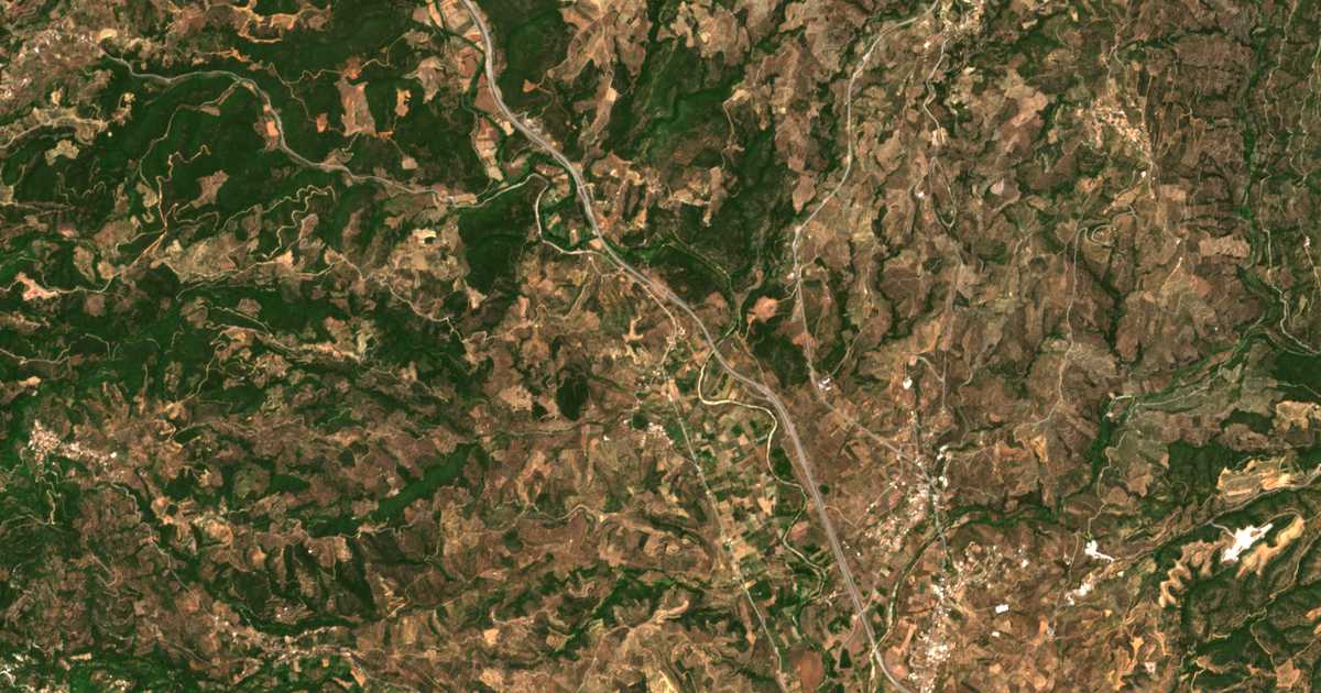 Mapa por satélite de Karavás