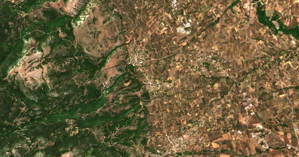 Mapa por satélite de Palaiopanagía
