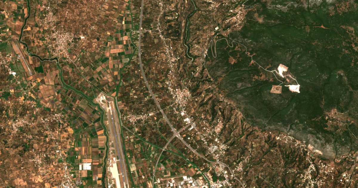 Mapa por satélite de Thouría Messinías