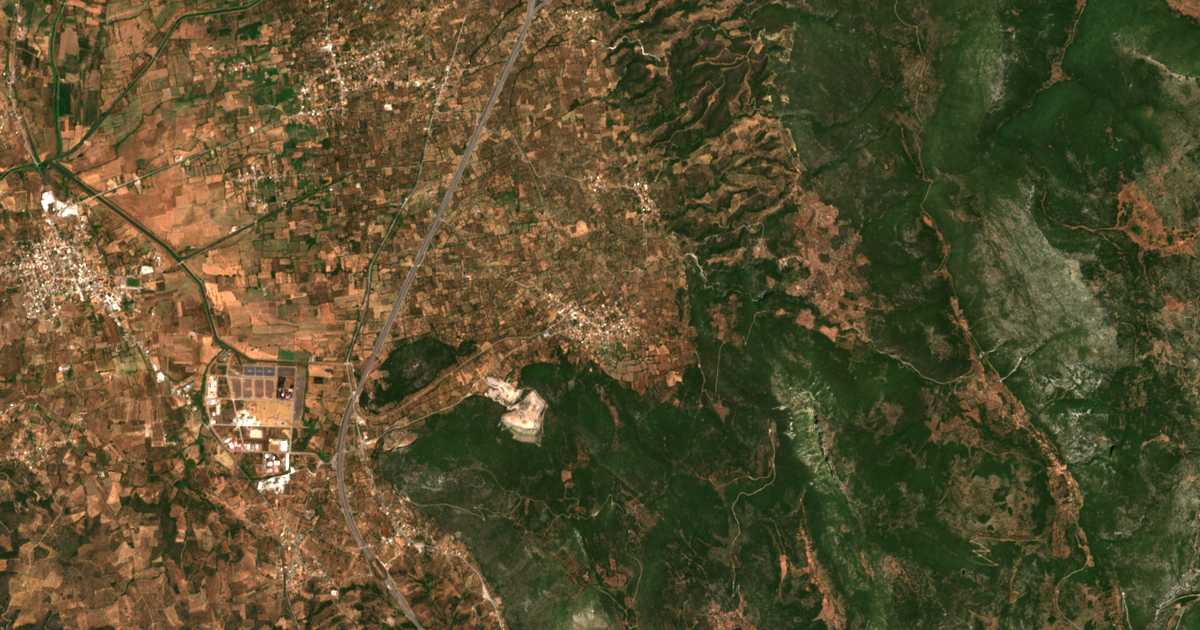 Mapa por satélite de Katsarós