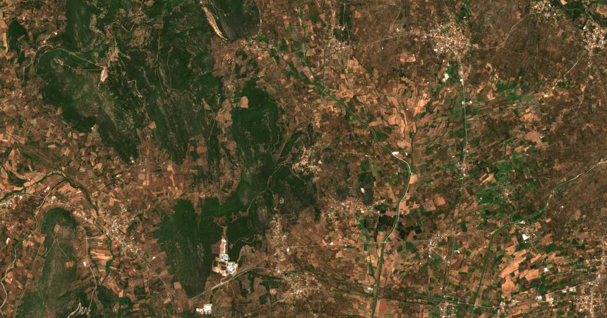 Mapa por satélite de Konstantínoi