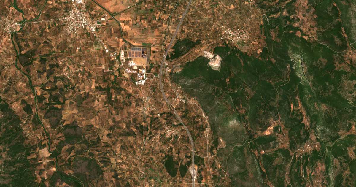 Mapa por satélite de Tsoukalaíika