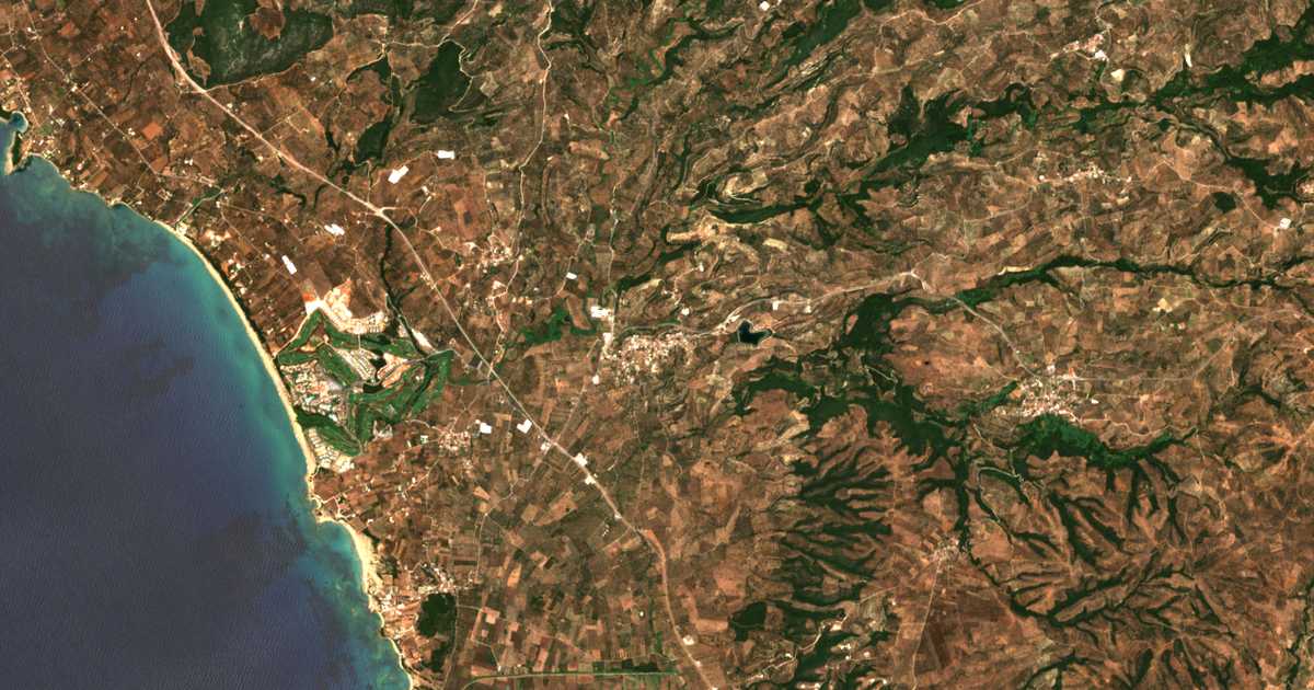 Mapa por satélite de Koryfásion