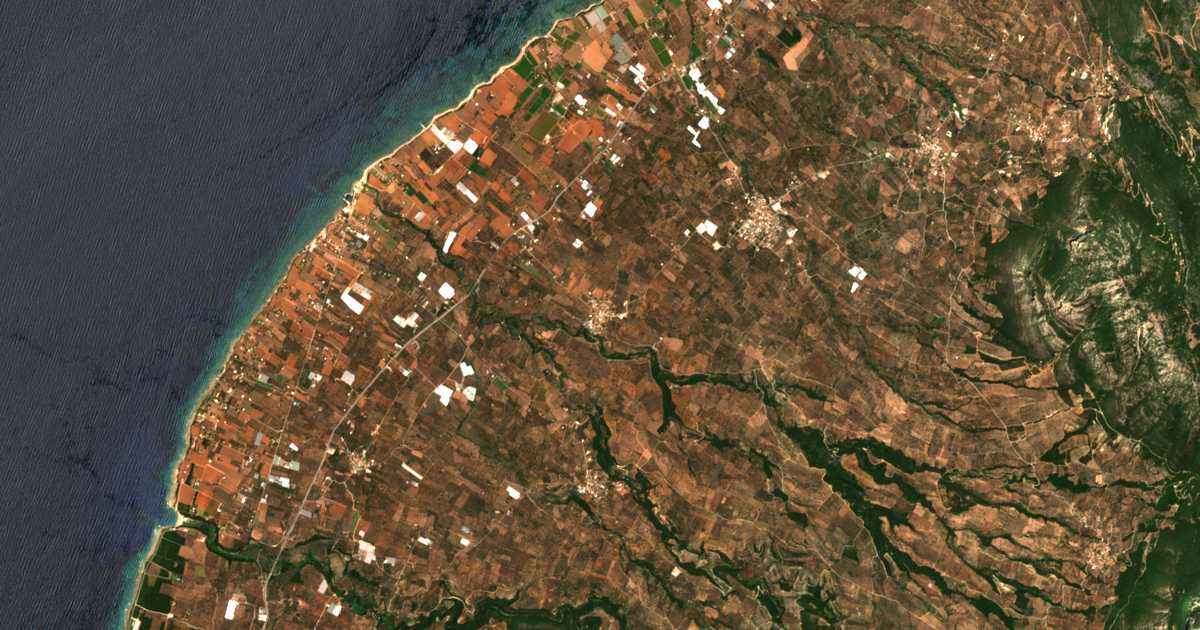 Mapa por satélite de Farakláda