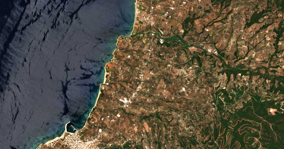 Mapa por satélite de Mávri Límna