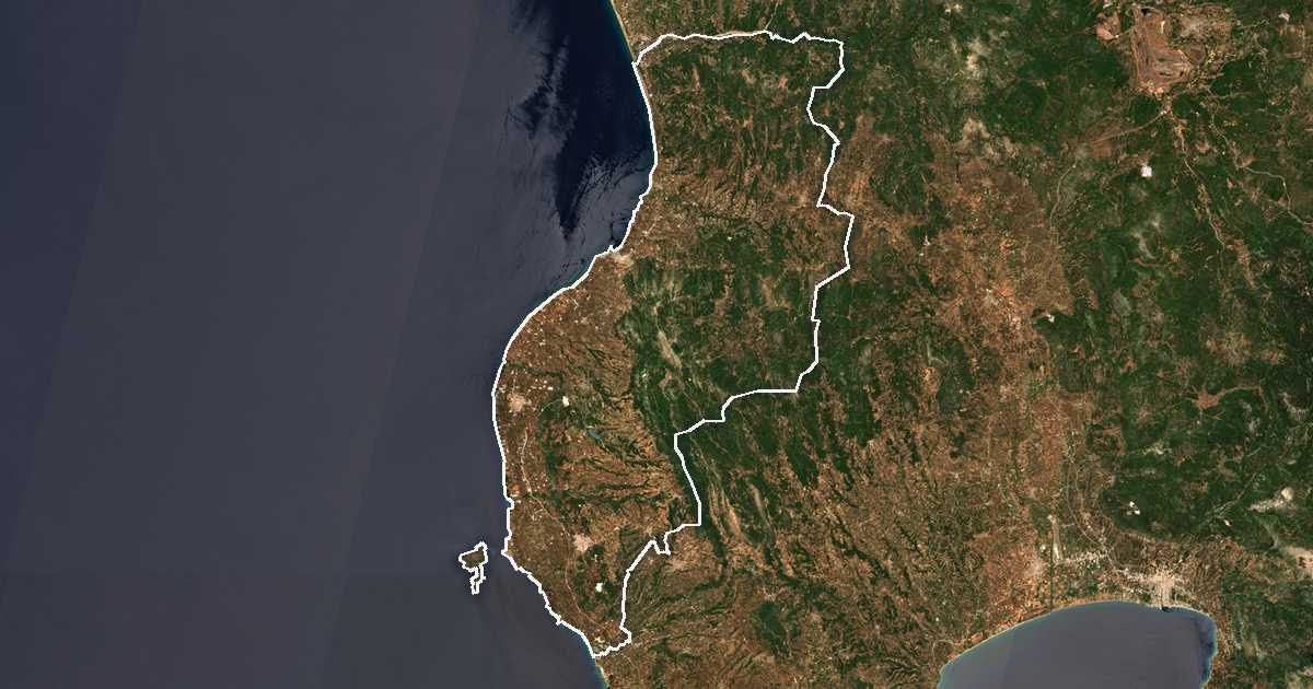 Imagen de satélite con el límite trazado: Trifylía
