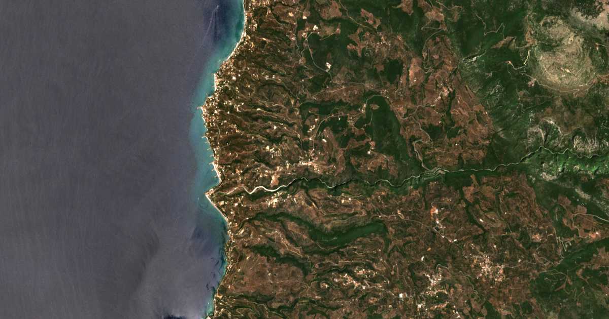 Mapa por satélite de Megáli Mantíneia