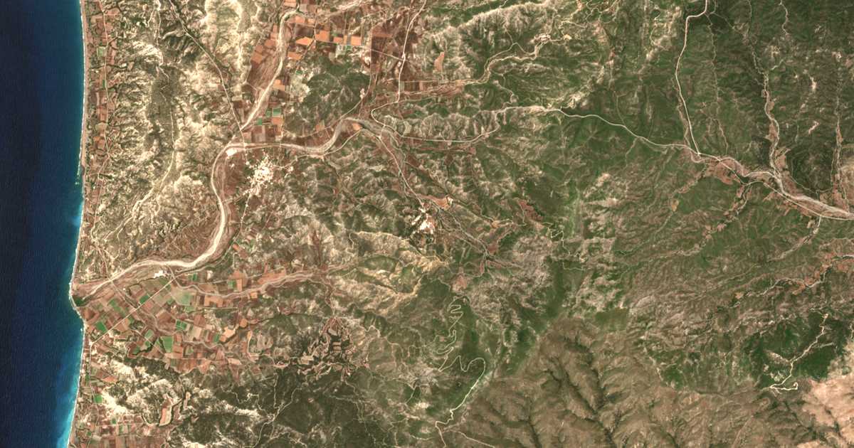 Mapa por satélite de Arnítha