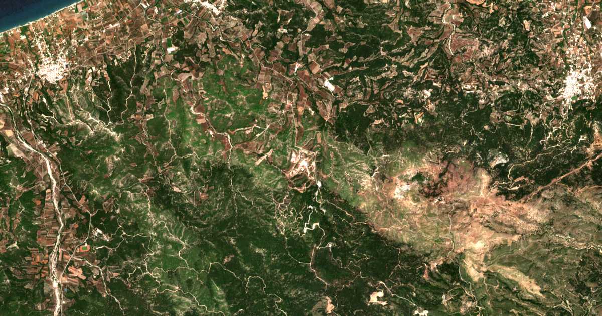 Mapa por satélite de Epáno Kalamón