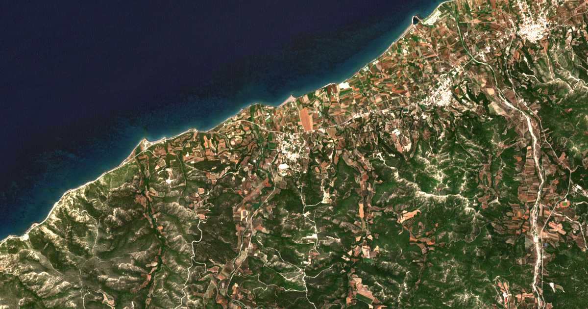 Mapa por satélite de Kalavárda