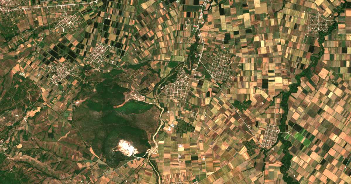 Mapa por satélite de Roússon