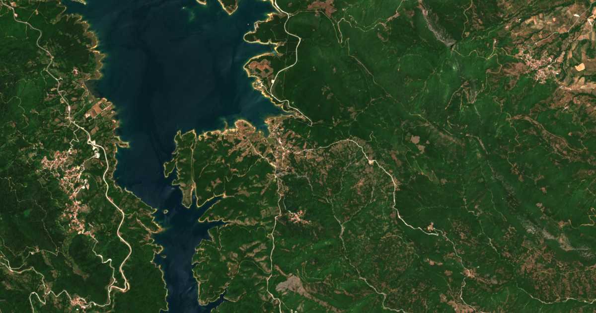 Mapa por satélite de Ágios Athanásios