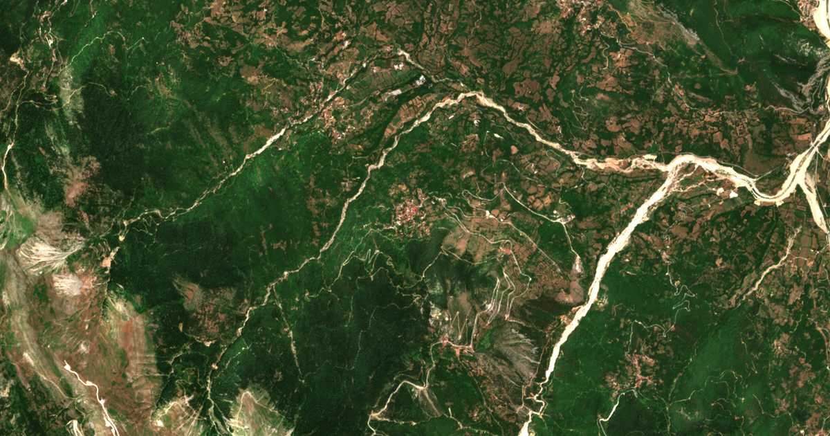 Mapa por satélite de Drakótrypa