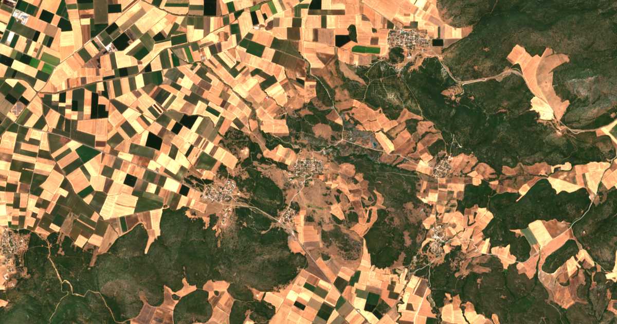 Mapa por satélite de Erétria