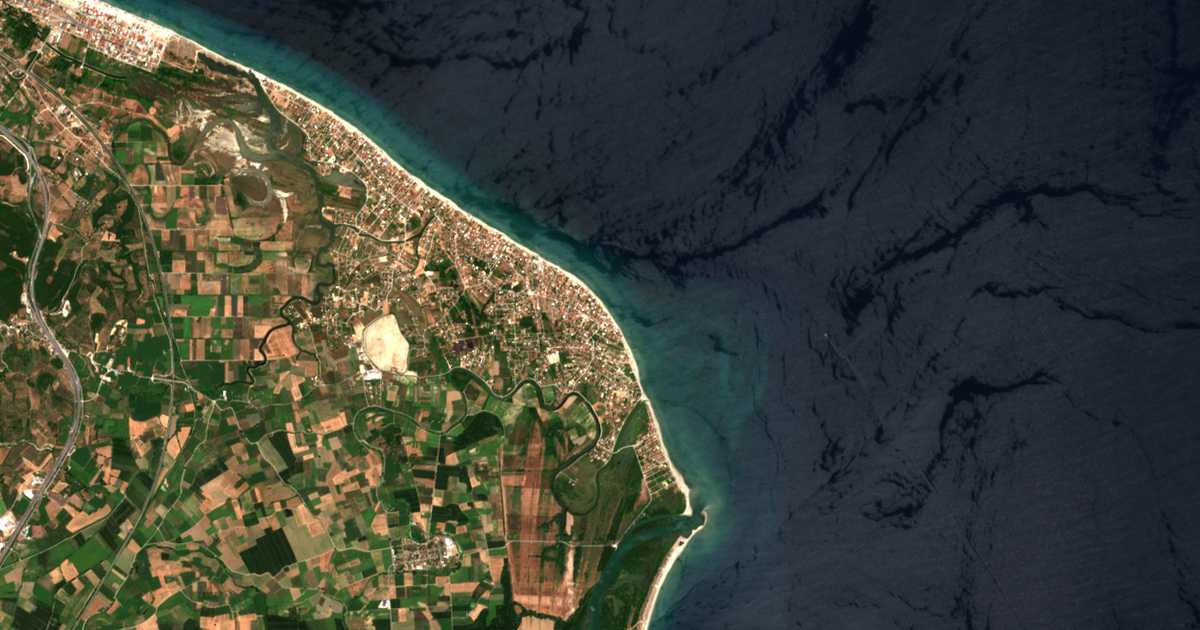 Mapa por satélite de Néa Meságkala