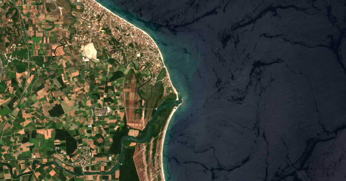 Mapa por satélite de Paralía Kouloúras