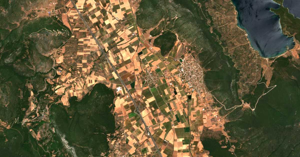 Mapa por satélite de Agía Triás