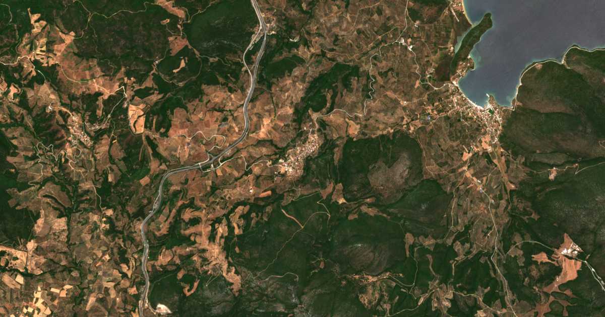 Mapa por satélite de Ágioi Theódoroi