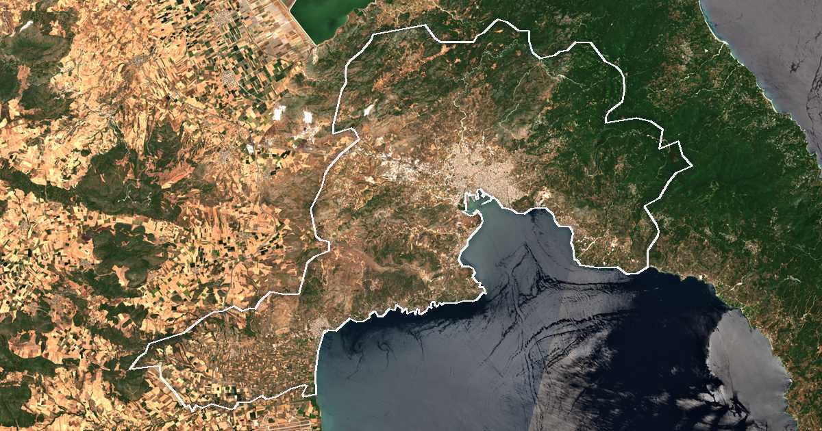 Imagen de satélite con el límite trazado: Dímos Vólou