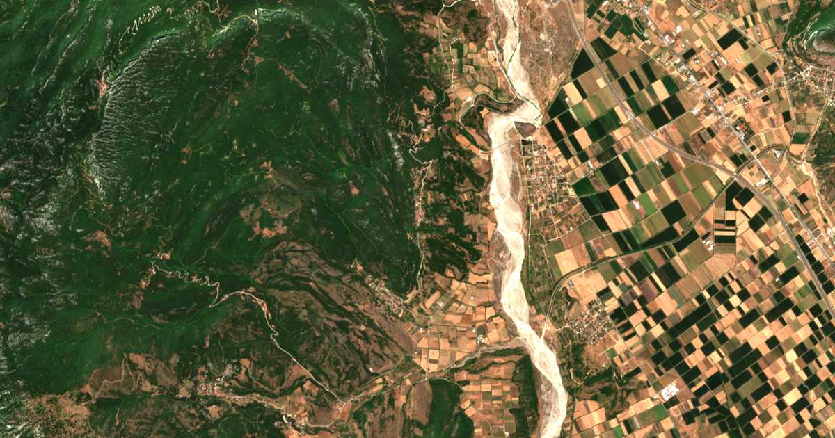 Mapa por satélite de Agía Paraskeví