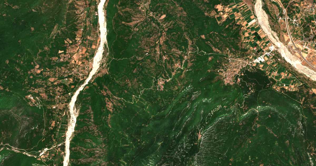 Mapa por satélite de Krya Vrysi