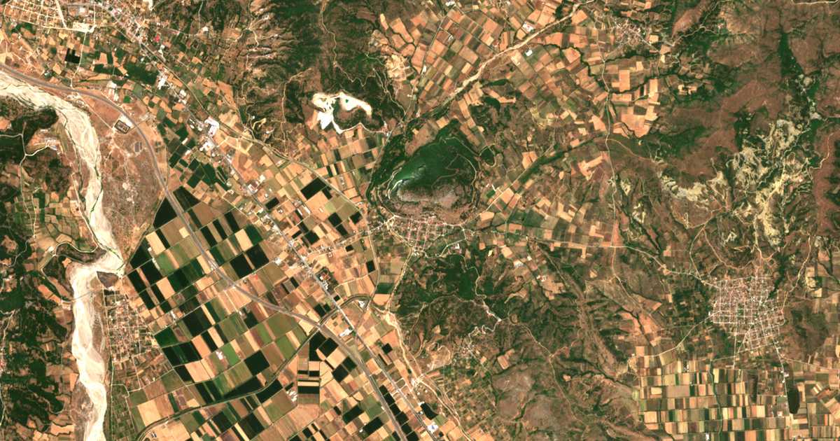 Mapa por satélite de Theópetra