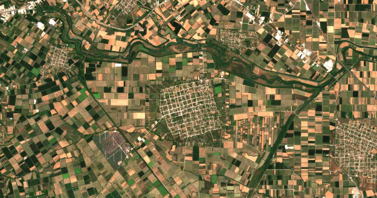 Mapa por satélite de Megála Kalývia