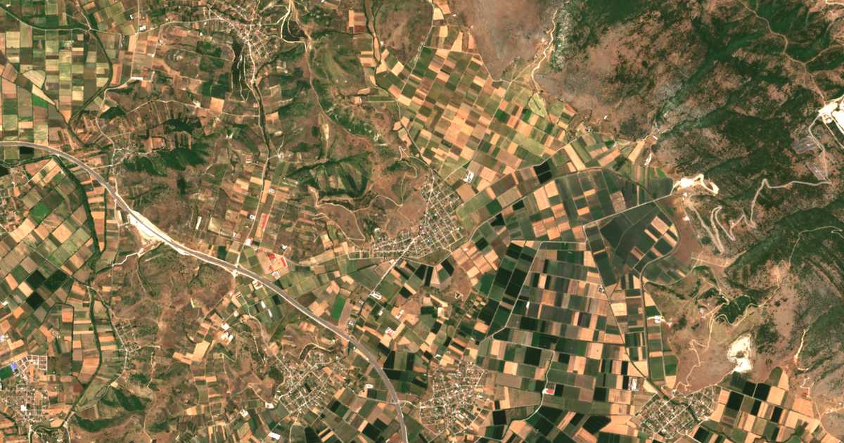 Mapa por satélite de Palaiópyrgos