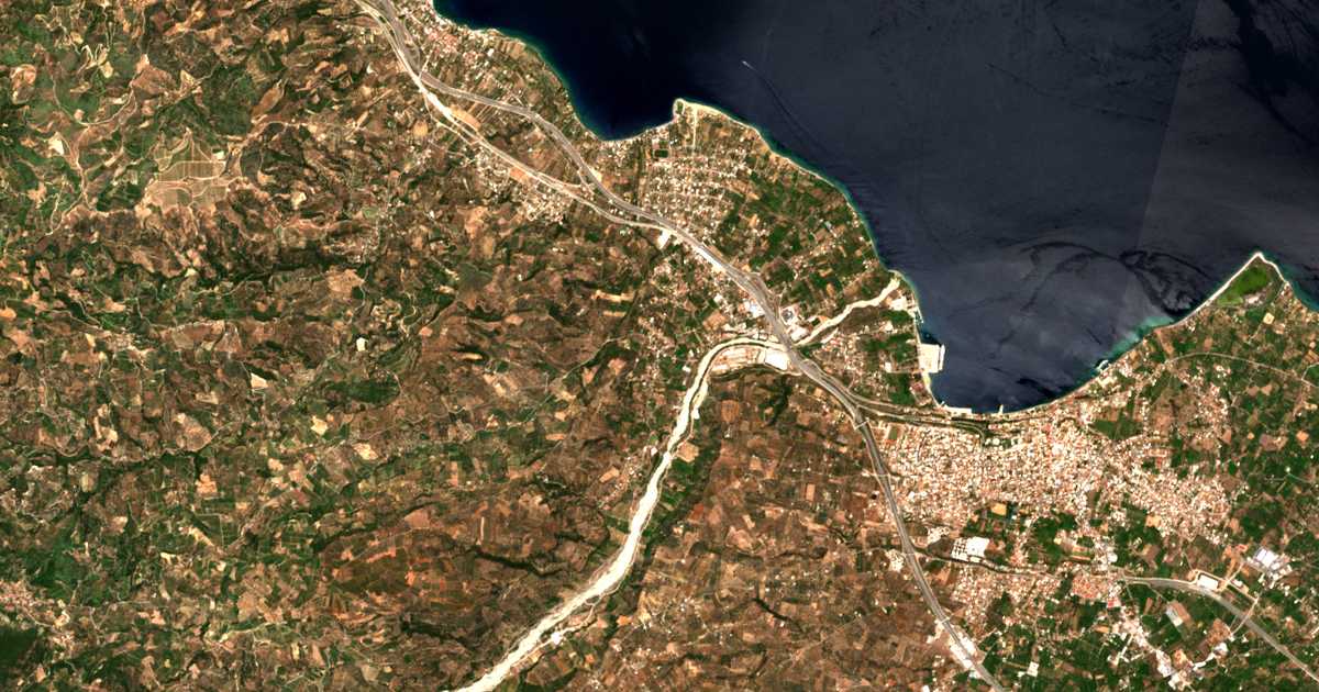 Mapa por satélite de Ágios Konstantínos