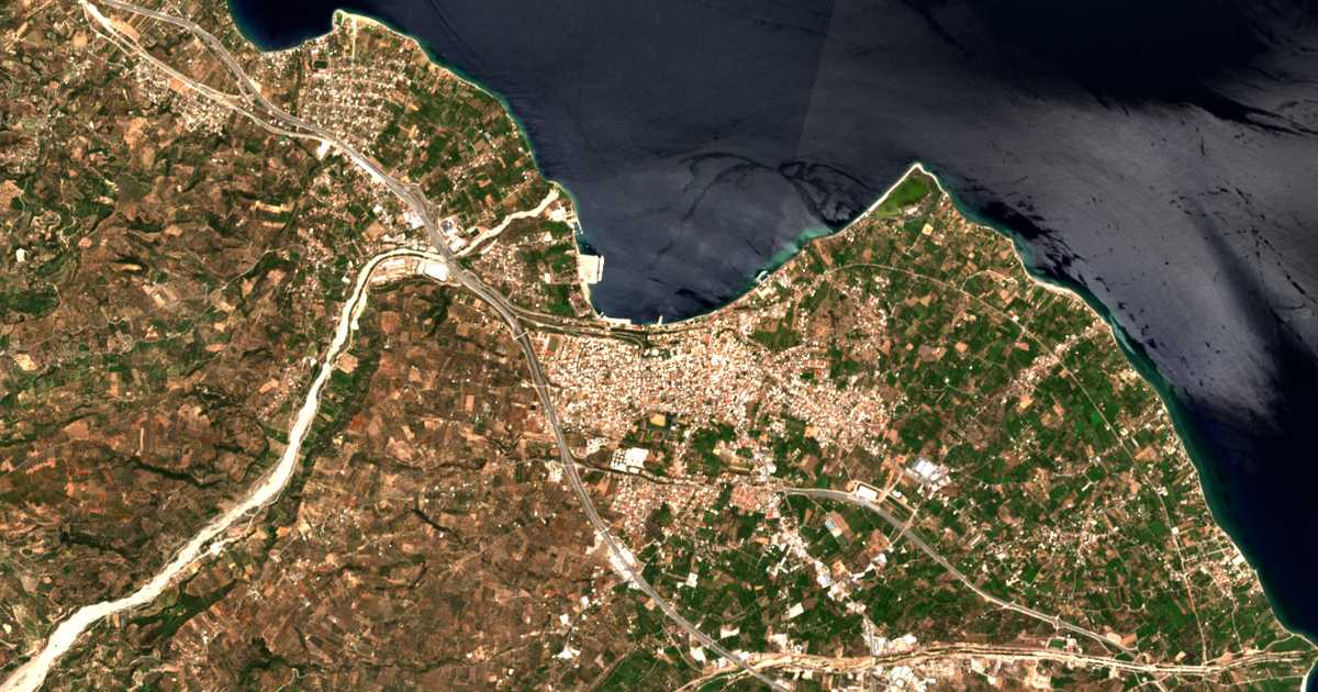 Mapa por satélite de Egio